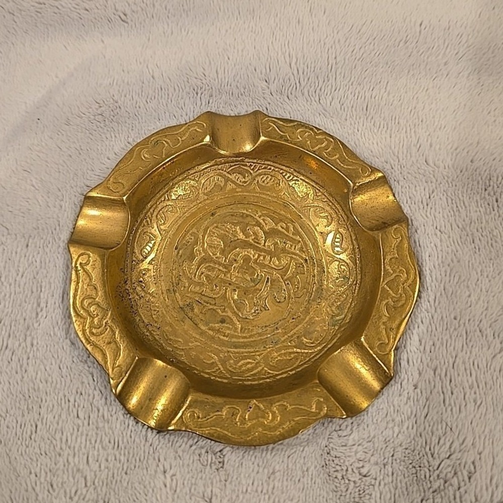 Vintage Solid Brass Engraved Ashtray‎ Middle Eastern Scalloped Edge 5 Slot Tray